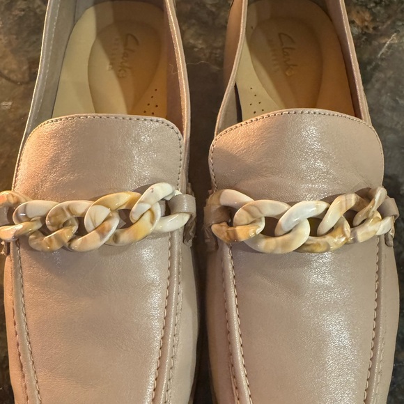 Clarks Tan Leather Loafers – Size 9 – Contour Cushion - Picture 2 of 8